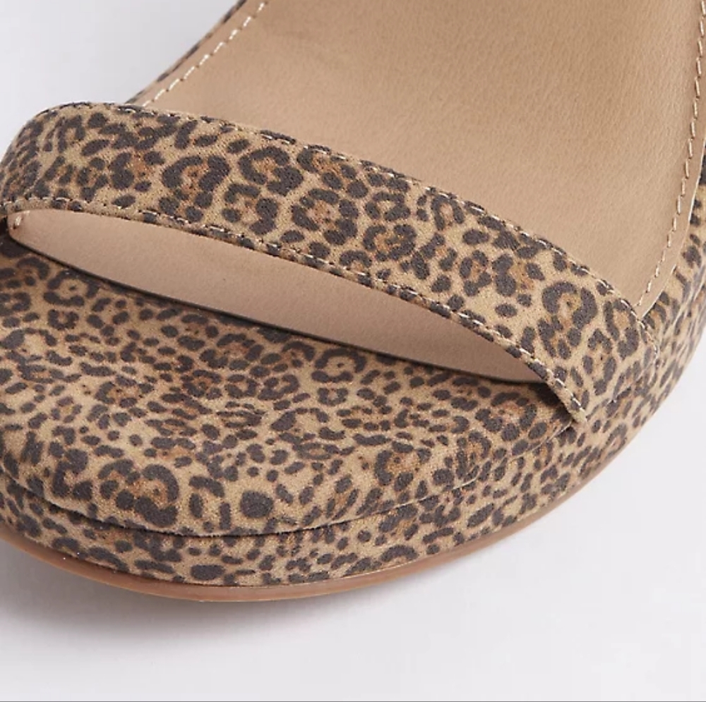 NIB TORRID PLATFORM STILETTO HEEL 8.5 WW - Picture 4 of 8
